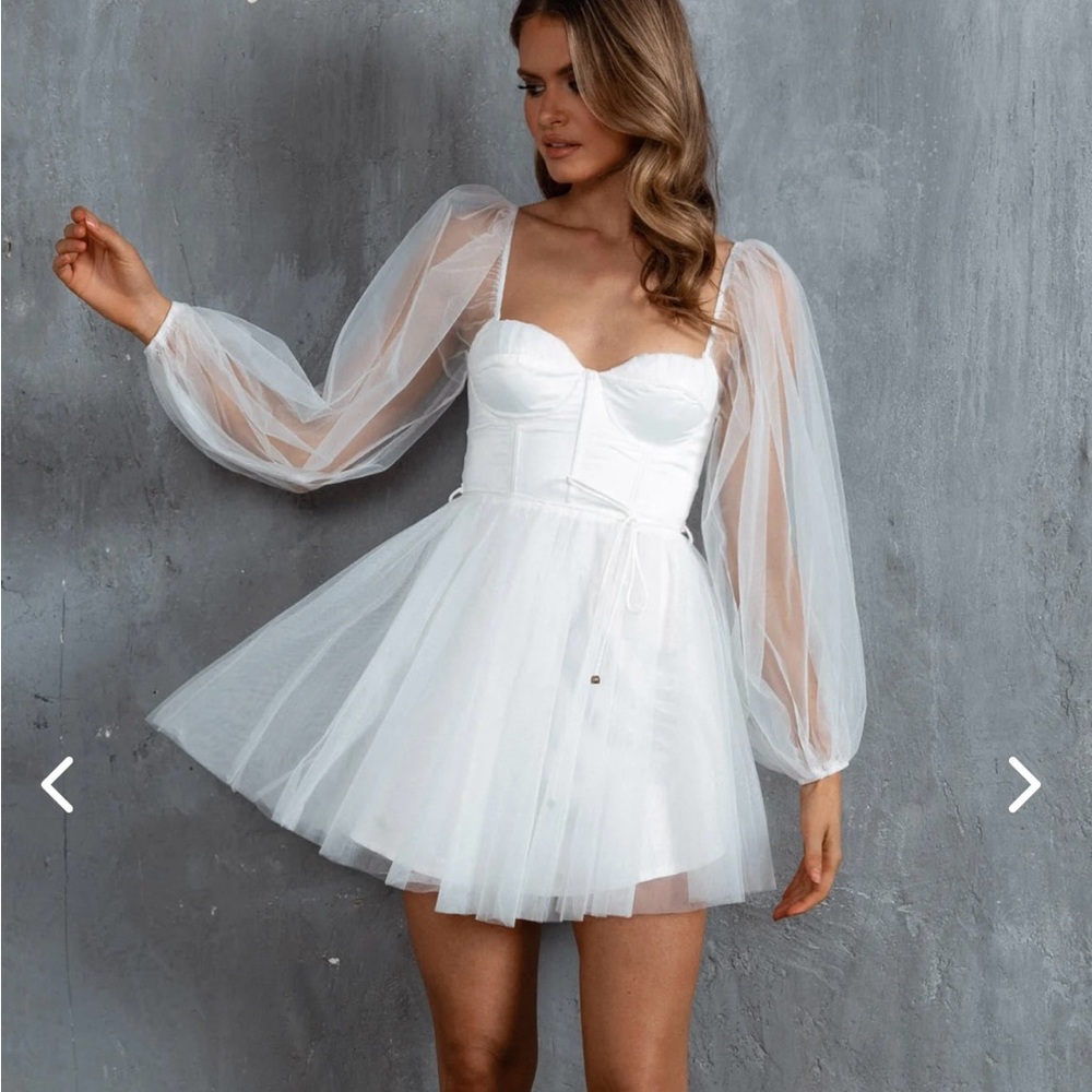 Selfie Leslie white dress